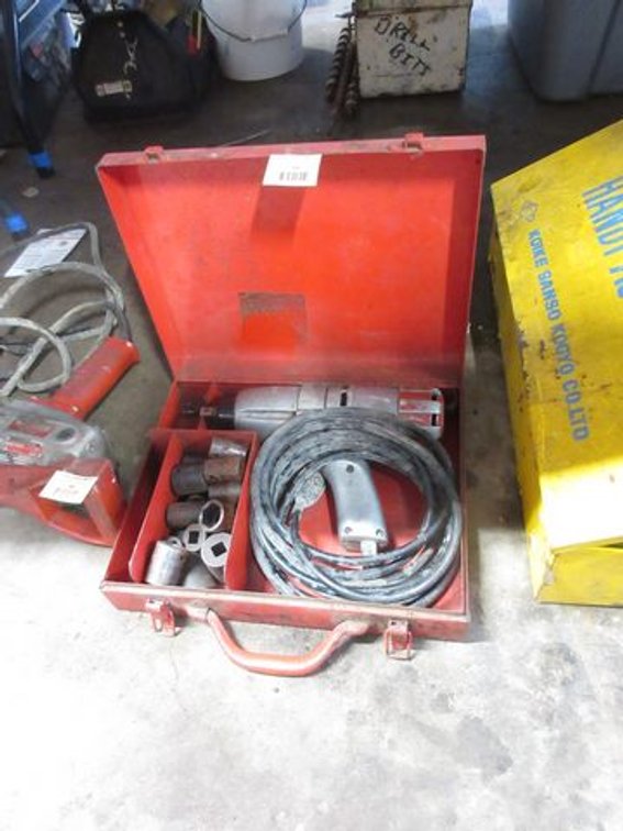 Milwaukee 1/2" heavy duty electric impact wrench
