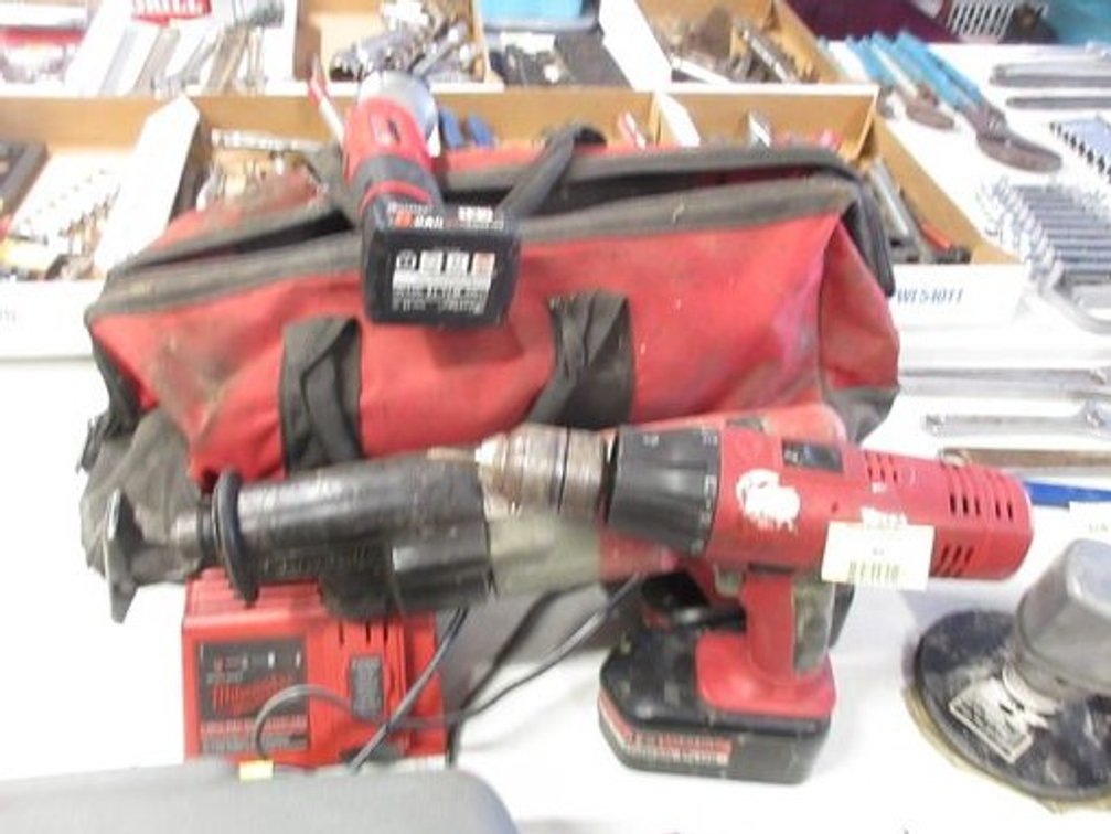Milwaukee cordless tool set