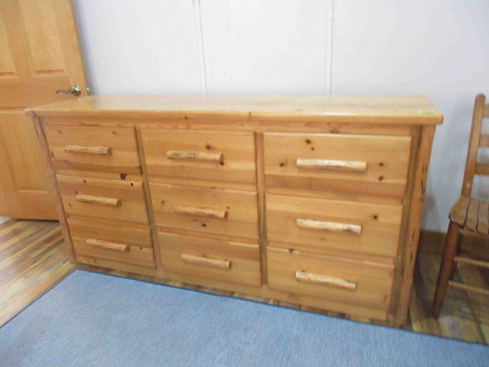 Montana Woodworks log 9-drawer dresser