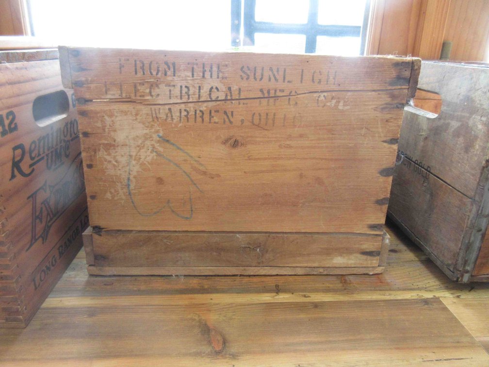Sunlight Electrical Mfg. Co. wood crate