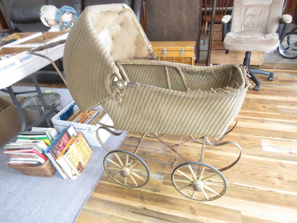 Antique wicker buggy