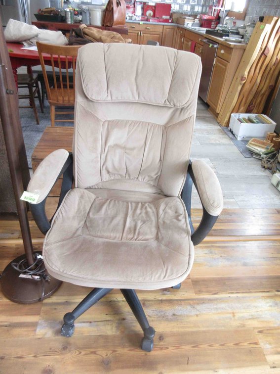 Rolling office chair