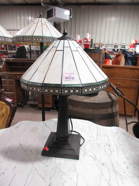 Lamp with stained glass shade