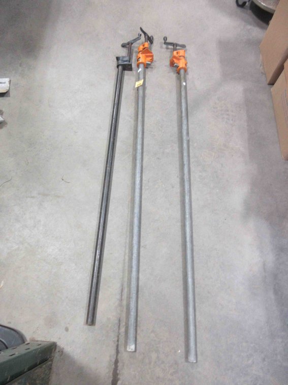 (3) Pipe clamps