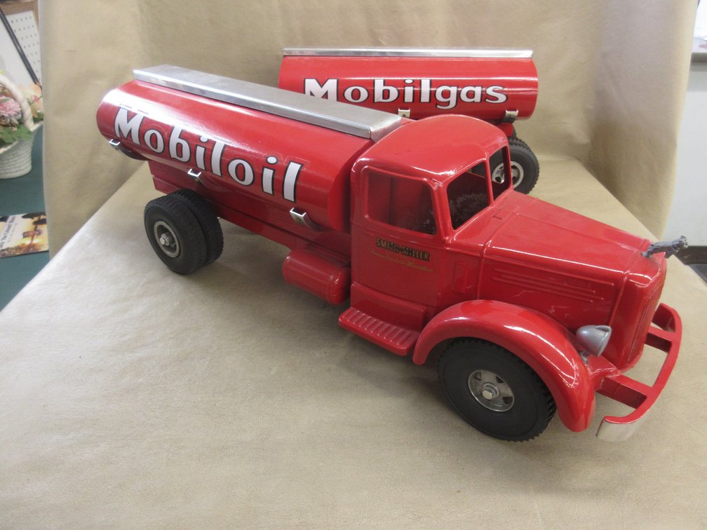 Smith-Miller Mobil gas toy truck with trailer (box not included)