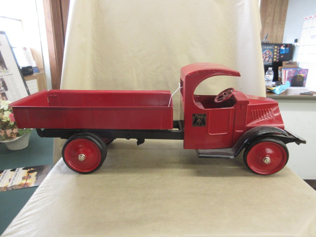1932 Steelcraft Pressed Steel C-Cab dump truck
