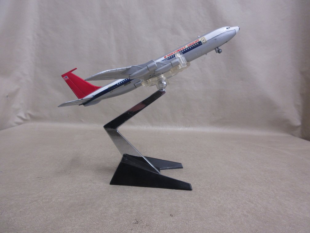Northwest Orient N35IUS model airplane