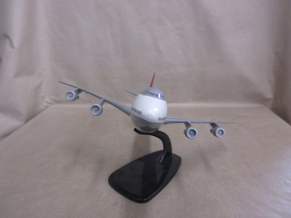 Northwest Airlines display N6DIUS model airplane