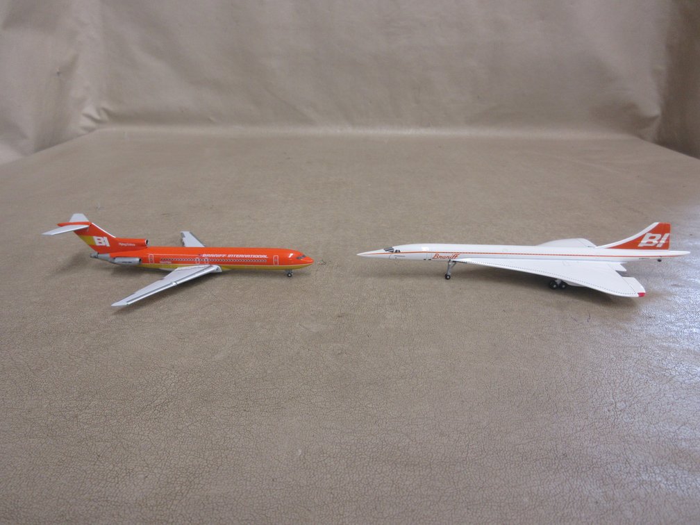 (2) die cast airplanes