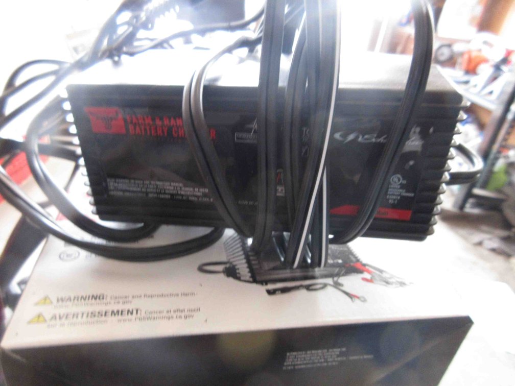 Schumacher farm & ranch battery charger maintainer