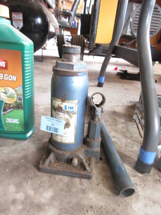Hydraulic bottle jack