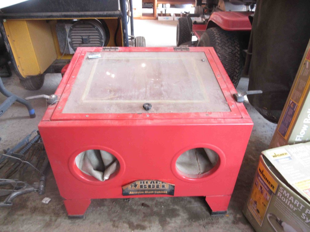 Black Bull abrasive bench top blasting cabinet