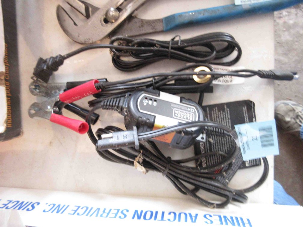 Black & Decker battery maintainer