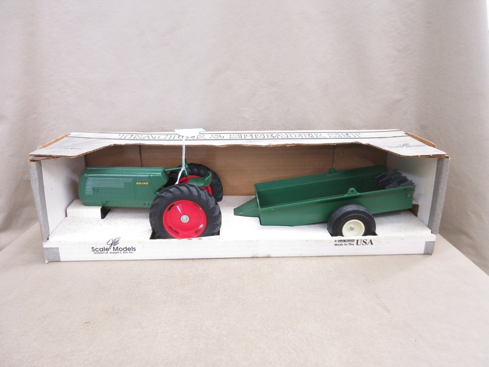 Ertl Scale Models Tractor and Spreader Set in box "70" Row Crop narrow front tractor