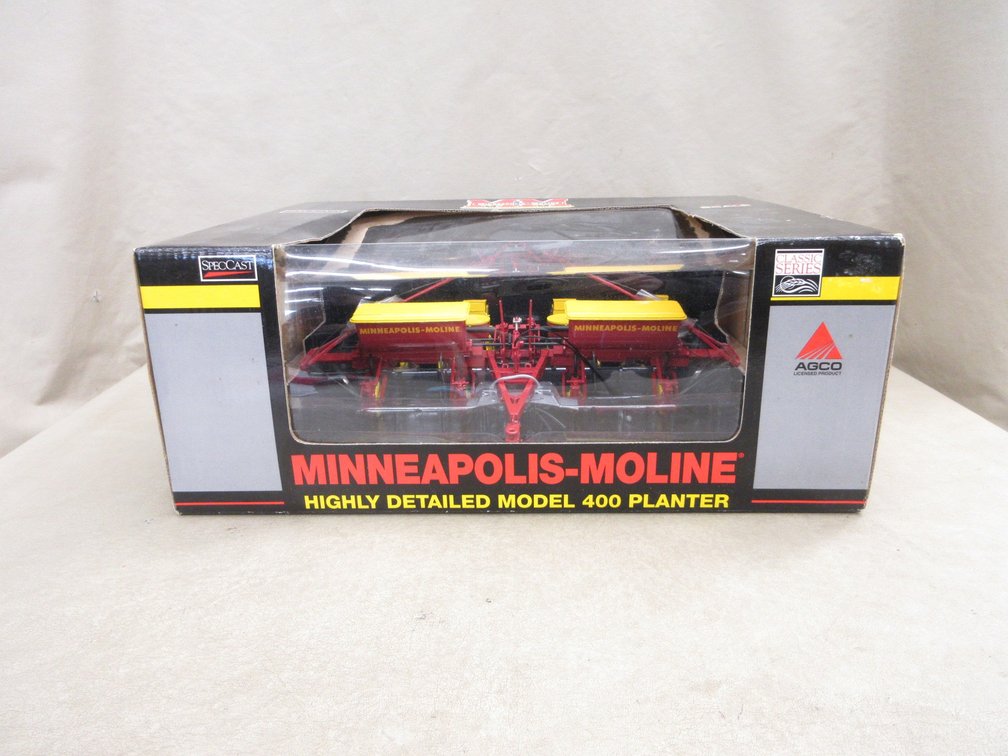 Spec Cast Minneapolis-Moline highly detailed model 400 Planter in box