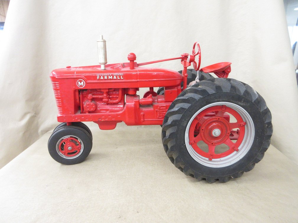 Farm Progress Show 1995 McCormick Deering Farmall M narrow front tractor