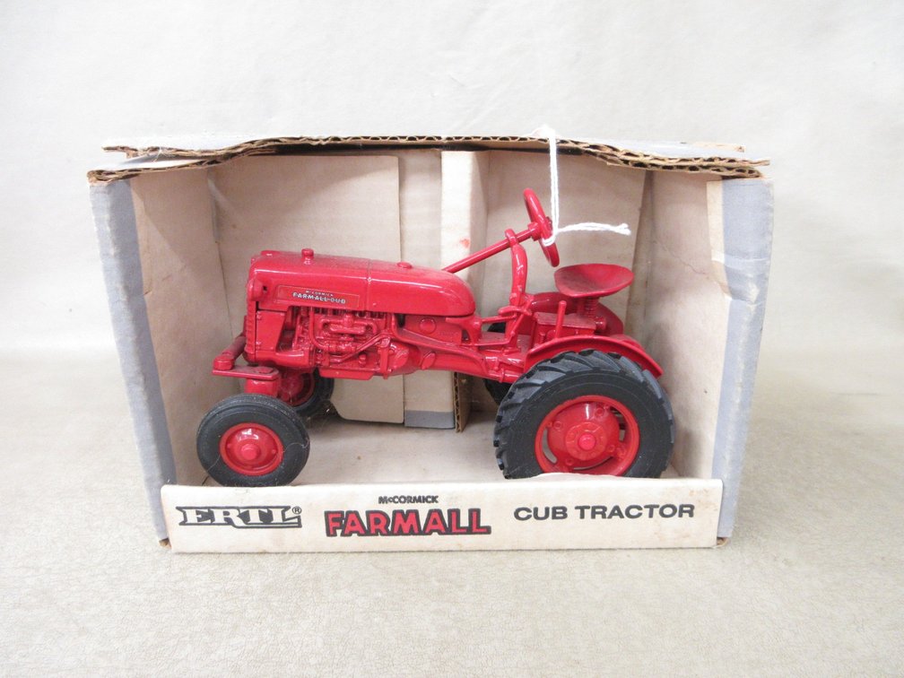 Ertl Special Edition Farmall Cub Tractor in box