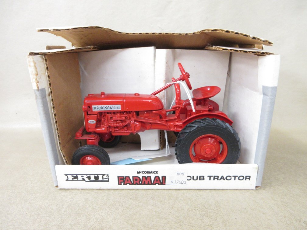 Ertl McCormick Farmall Cub Tractor in box