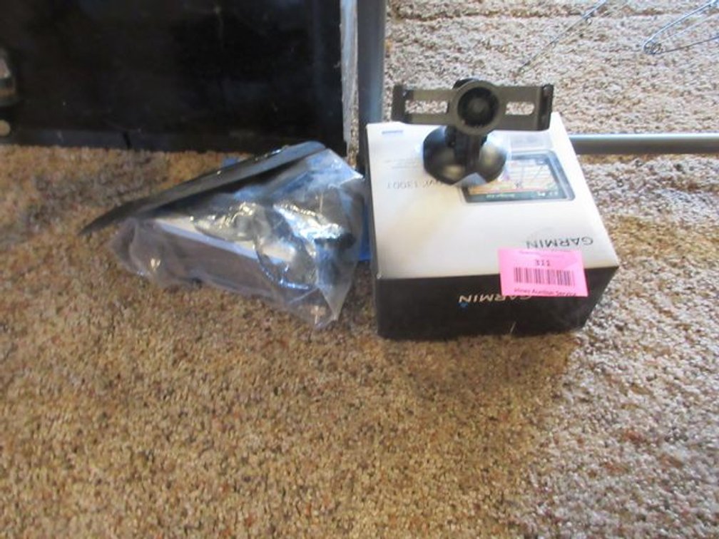 Garmin GPS with charger