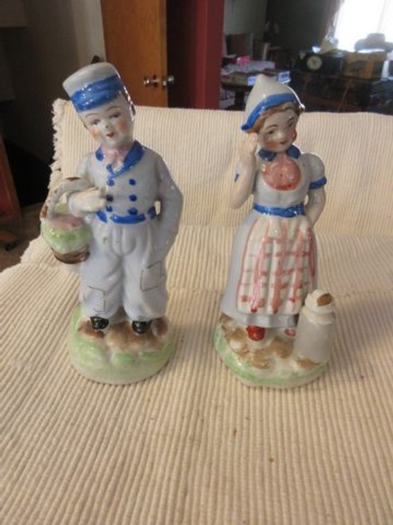 (2) Occupied Japan figurines