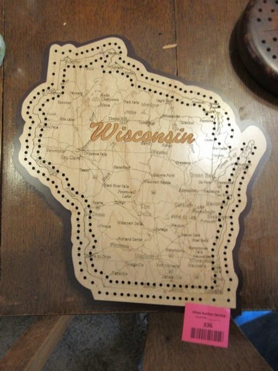 Wisconsin wood cribbage board