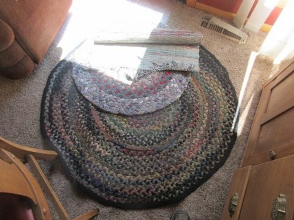(3)Small handmade rugs