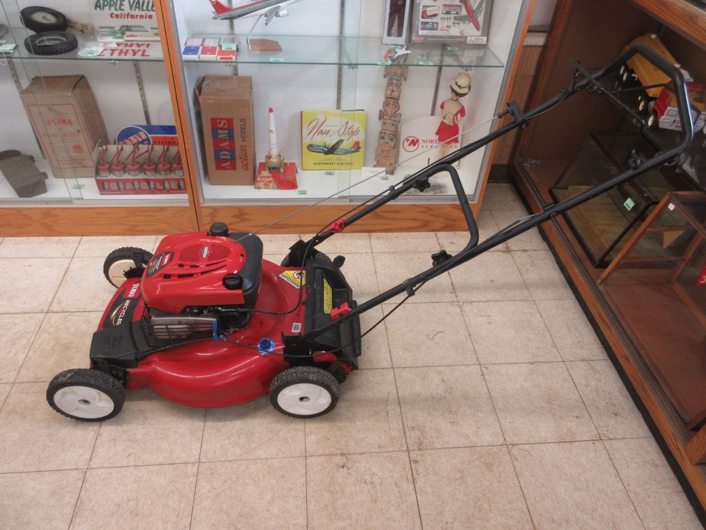 Toro Recycler self-propelled push mower, works good