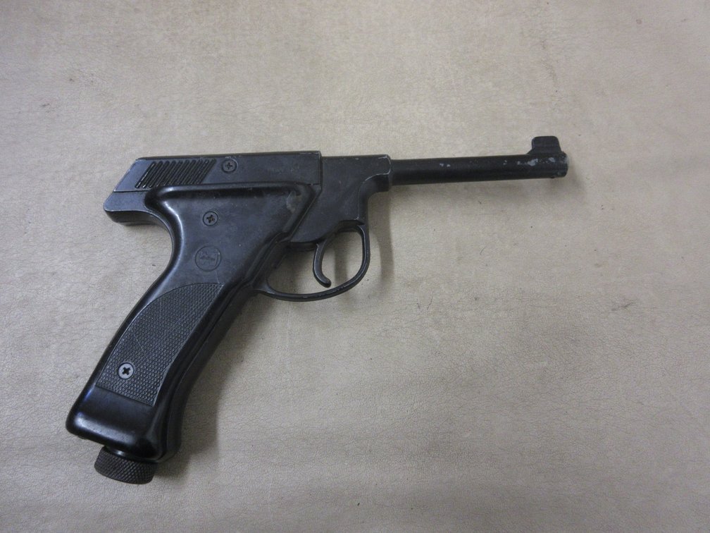 Air pistol