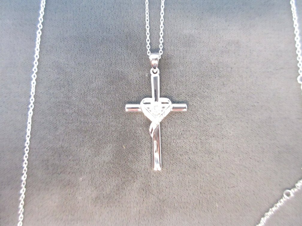 Sterling silver Cross pendant necklace