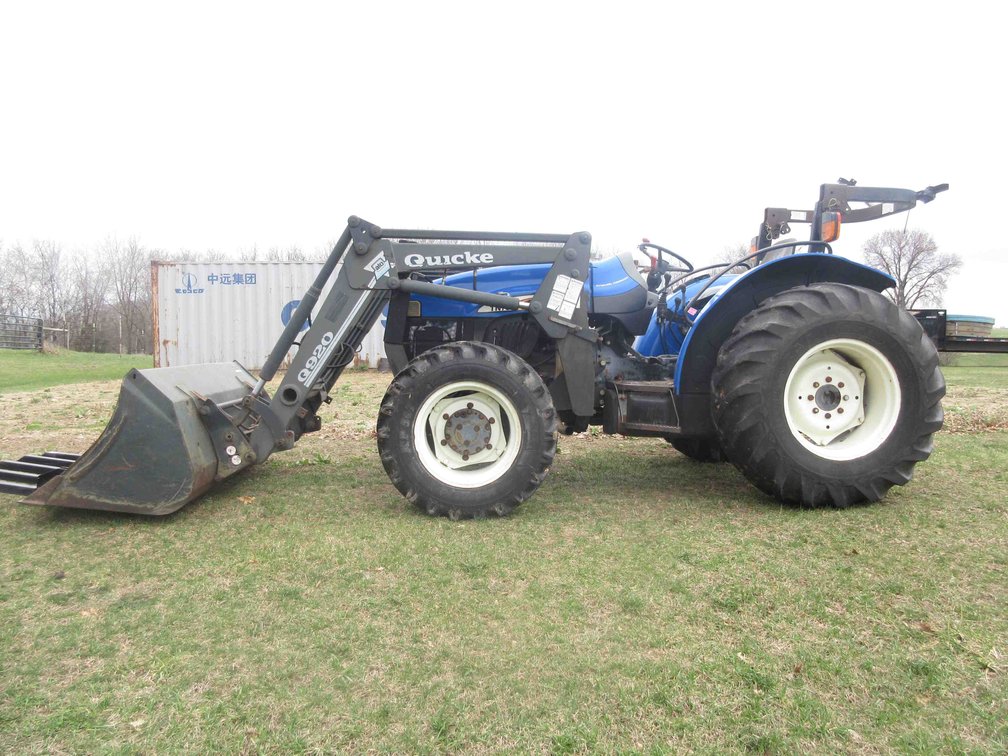 2001 New Holland TN75 diesel MFWD tractor with Quicke Q920 loader (runs & drives)