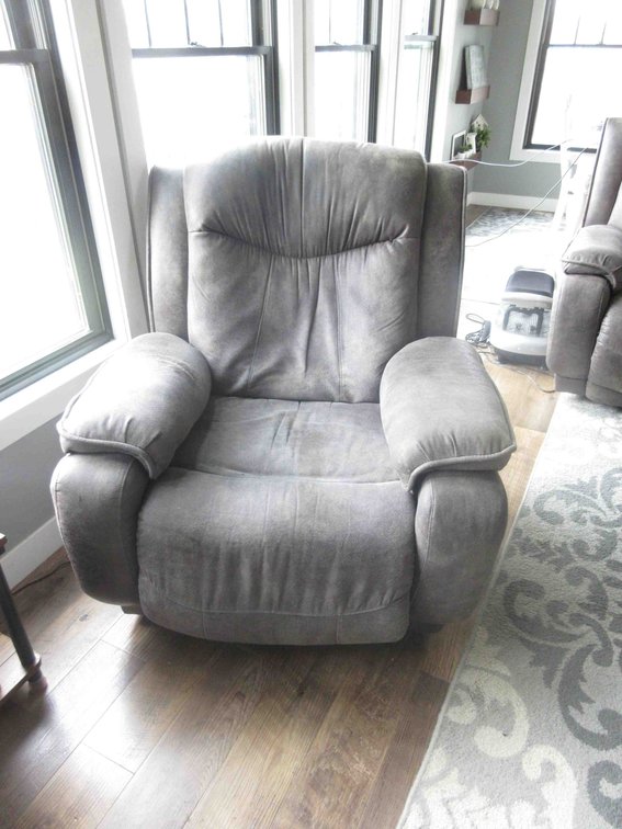 Art Van power recliner chair