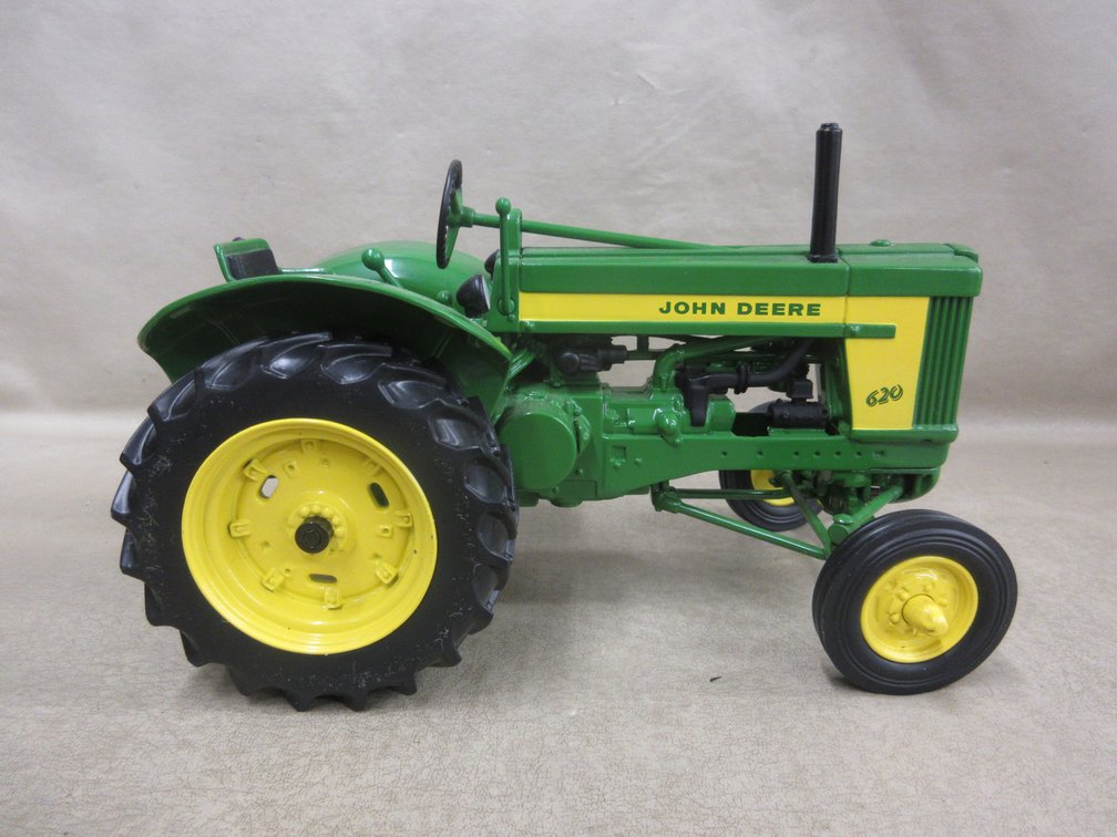 Ertl John Deere wide front 620 tractor, no box
