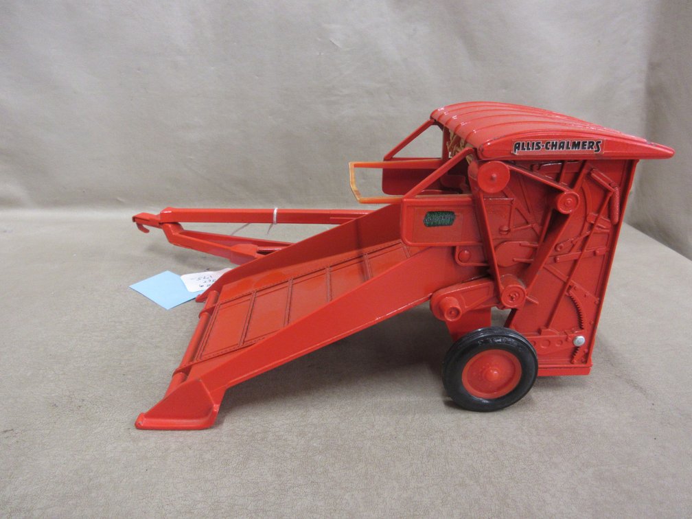 Ertl Allis-Chalmer Roto Baler, no box