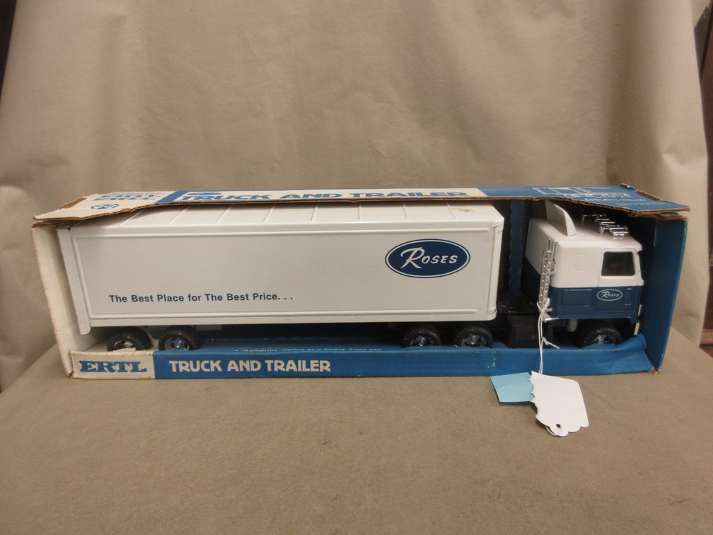 Ertl Roses Truck and Trailer in box