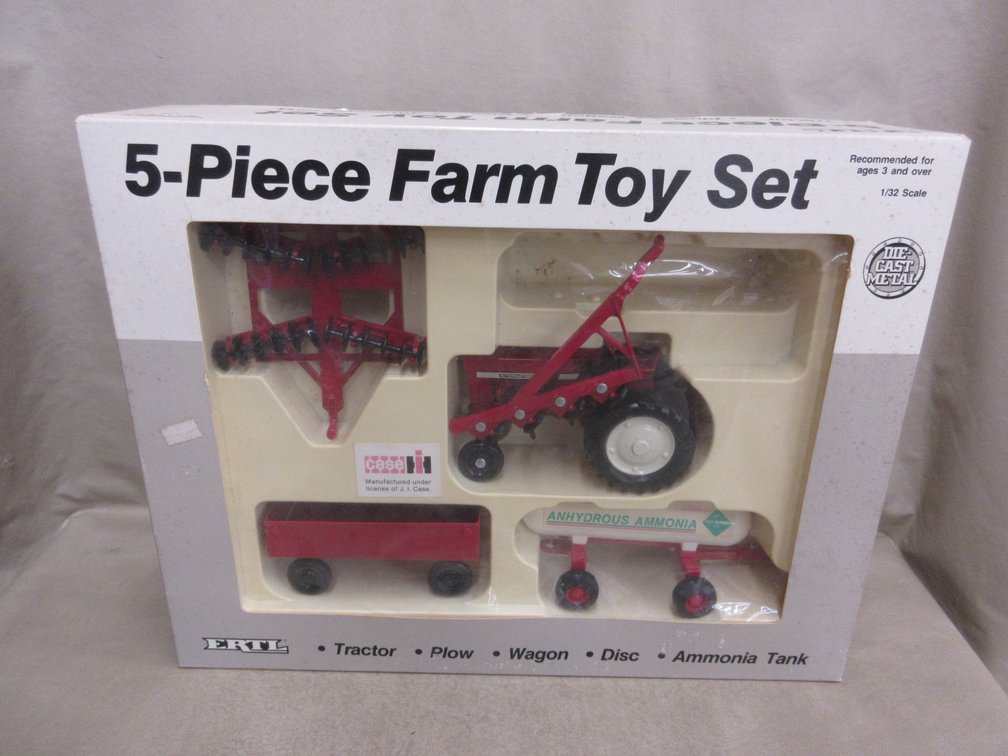 Ertl 5-piece CASE IH Farm Toys Set in box