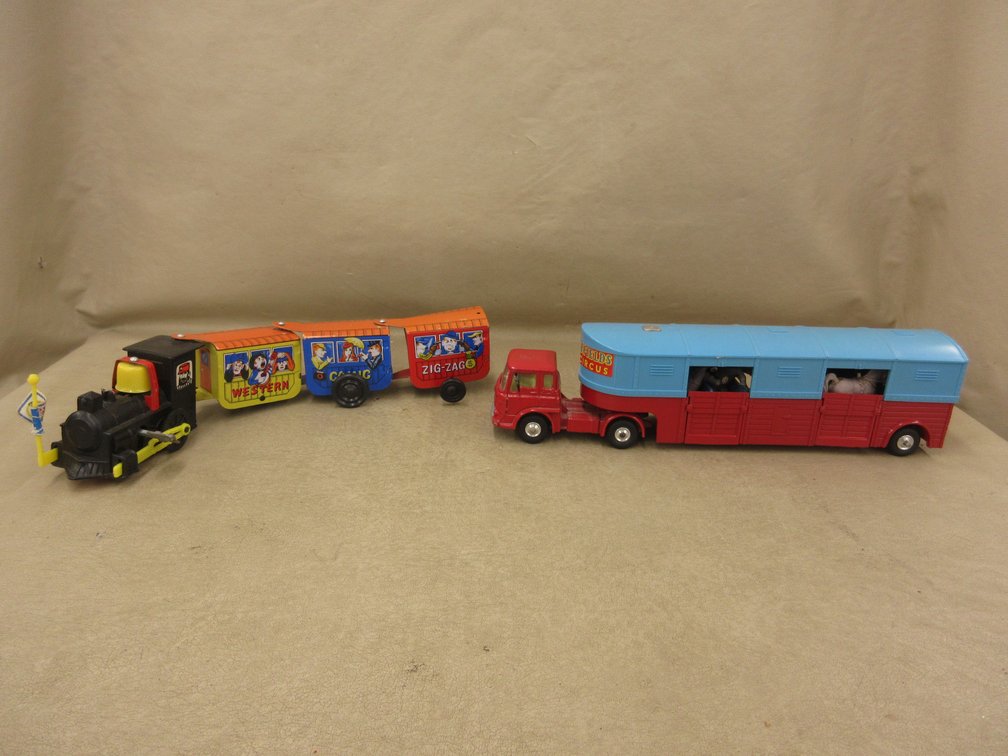 (2) Toy Circus wagons