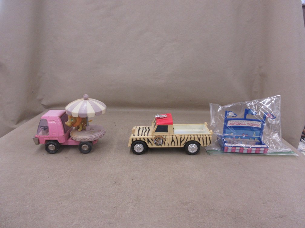 Circus theme toys