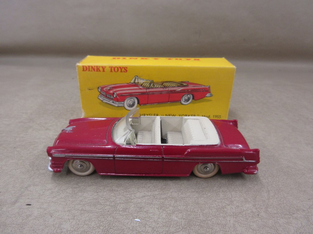 Dinky Toys Chrysler New Yorker with original box