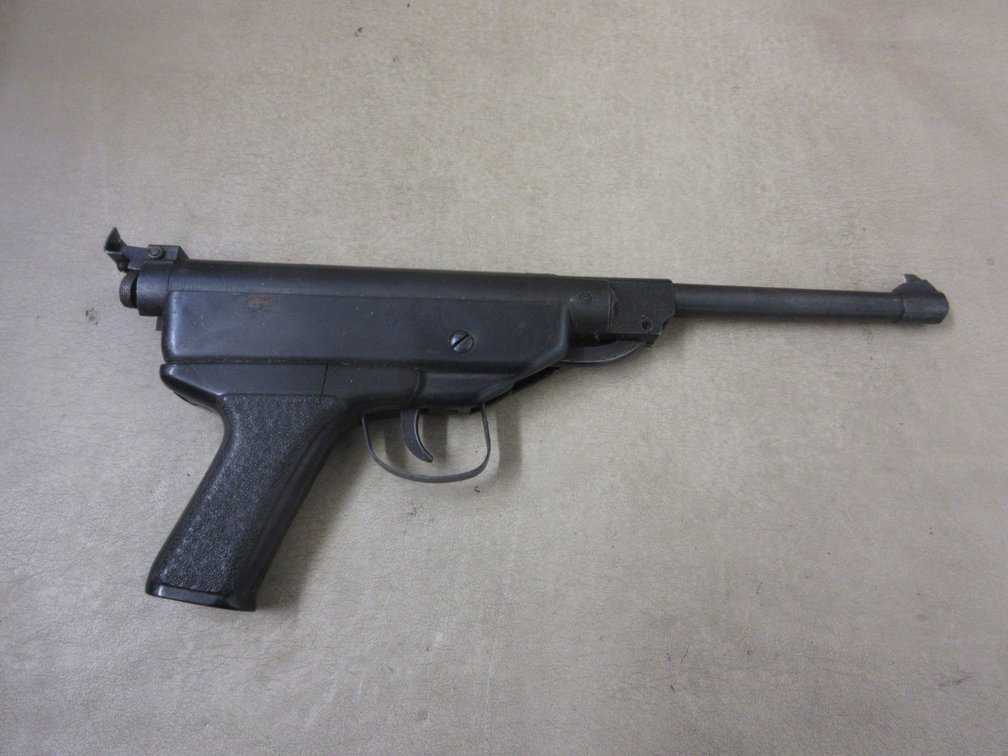 Unmarked air pistol