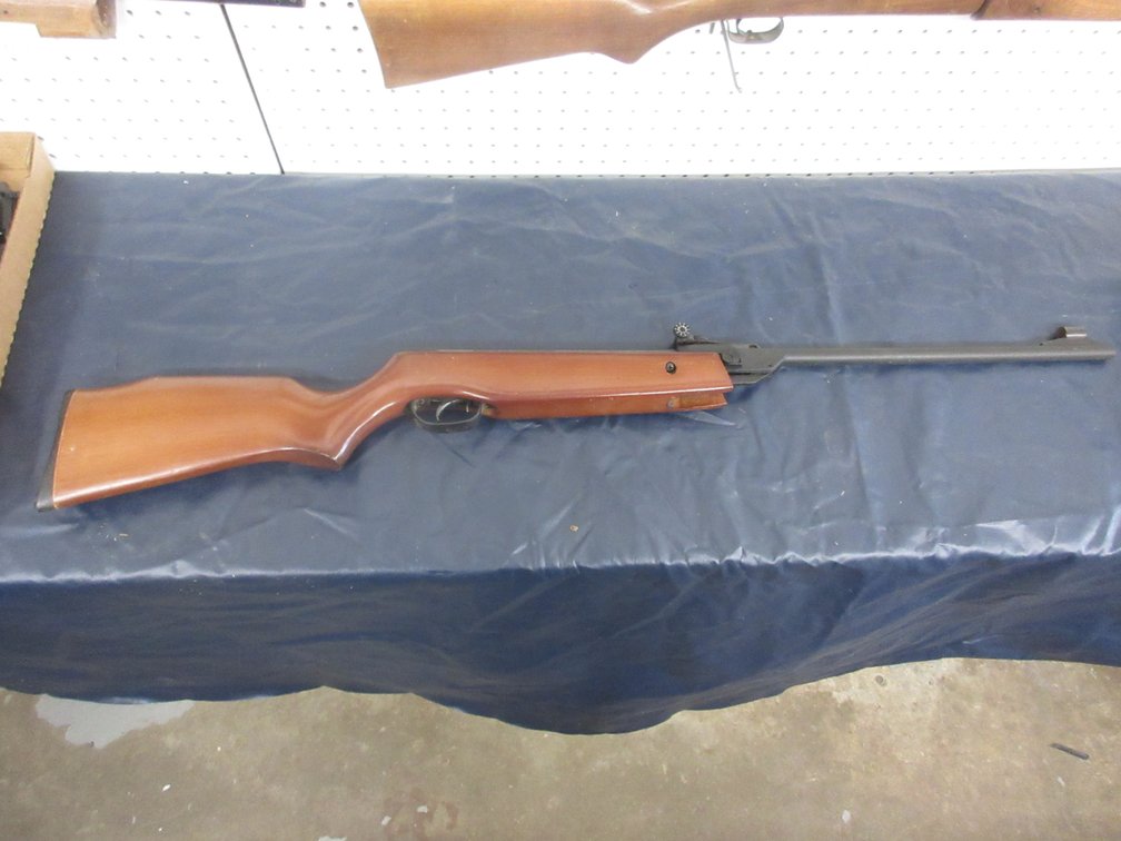 Unmarked .177 cal air gun