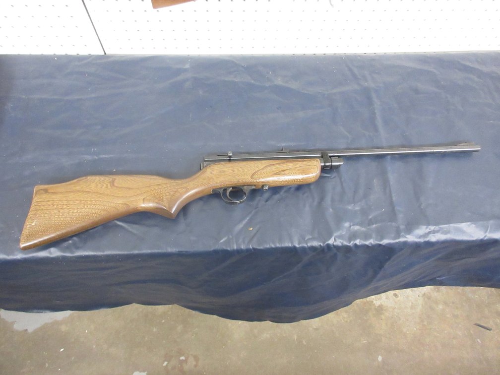 Crosman 180 pellgun