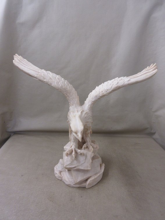 Resin Eagle statue