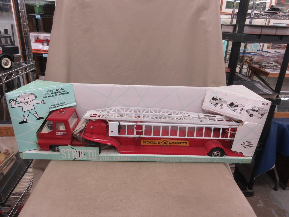 Structo pressed steel Hook & ladder Fire Truck