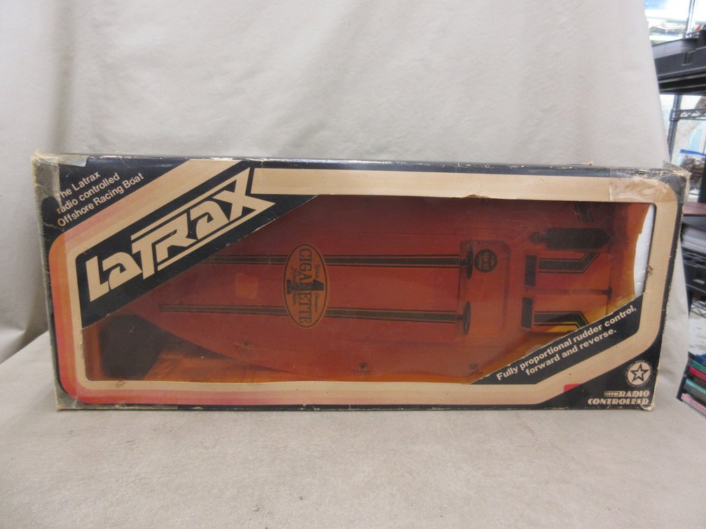 LaTRax radio controlled Seahawk Cigarette boat