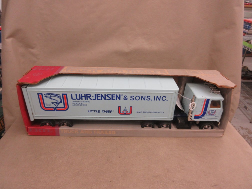 Ertl pressed metal Luhr-Jensen & Sons truck and trailer