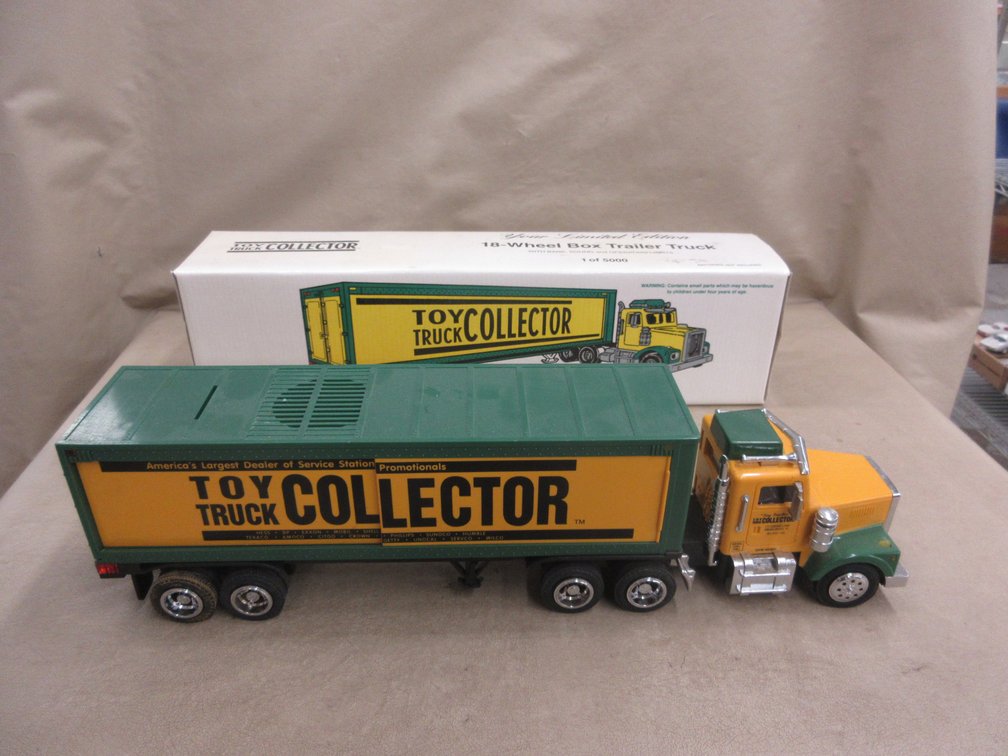 Toy Truck Collector 18-Wheel Box Trailer Truck ban, with lights and sounds