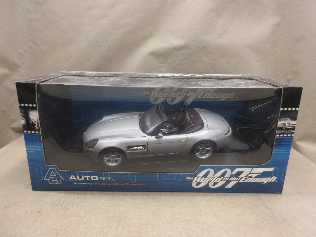 Auto Art die cast 007 BMW Z-8 car