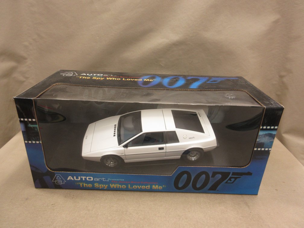 Auto Art die cast 007 Esprit car