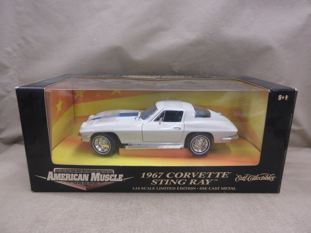 Ertl die cast 1967 Corvette Sting Ray car