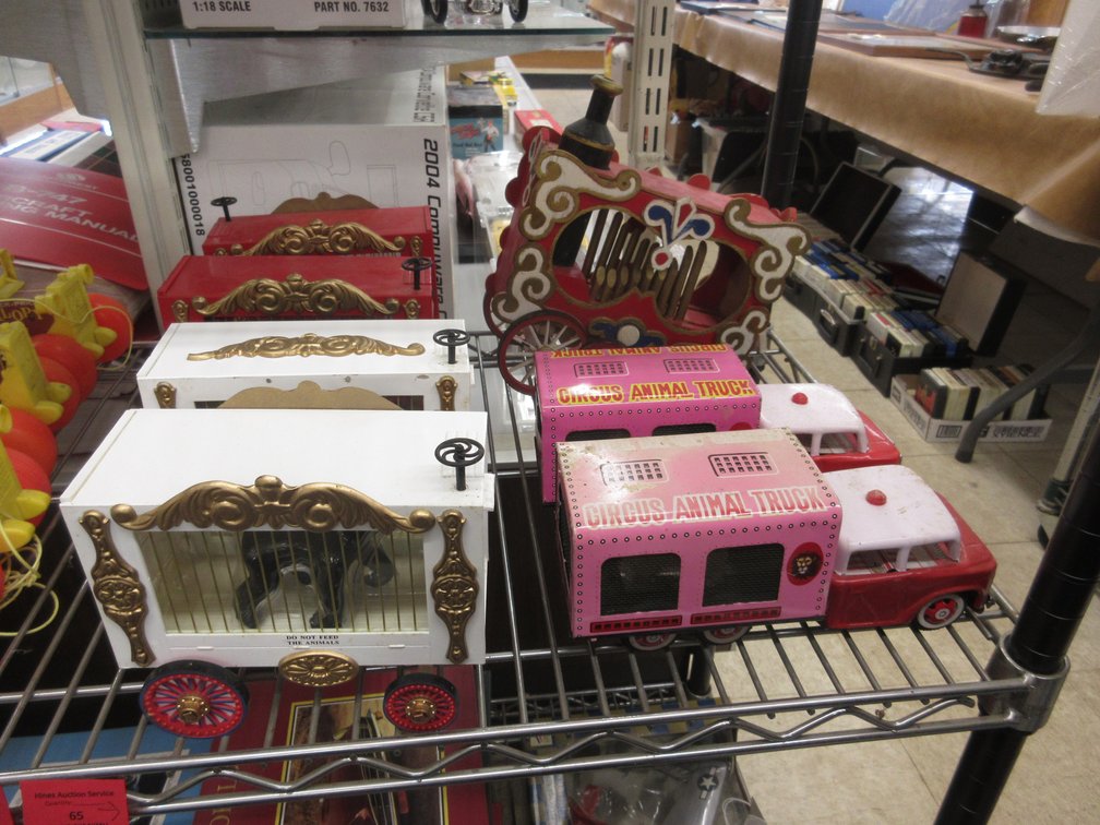 Toy Circus Animal truck and trailer group